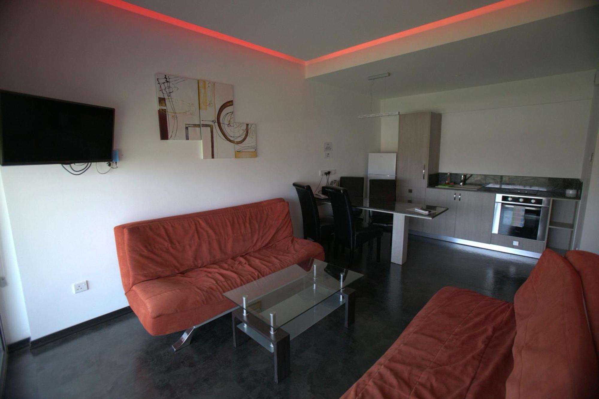 Neptune Hotel Apartments Paphos Coral Bay Exterior foto