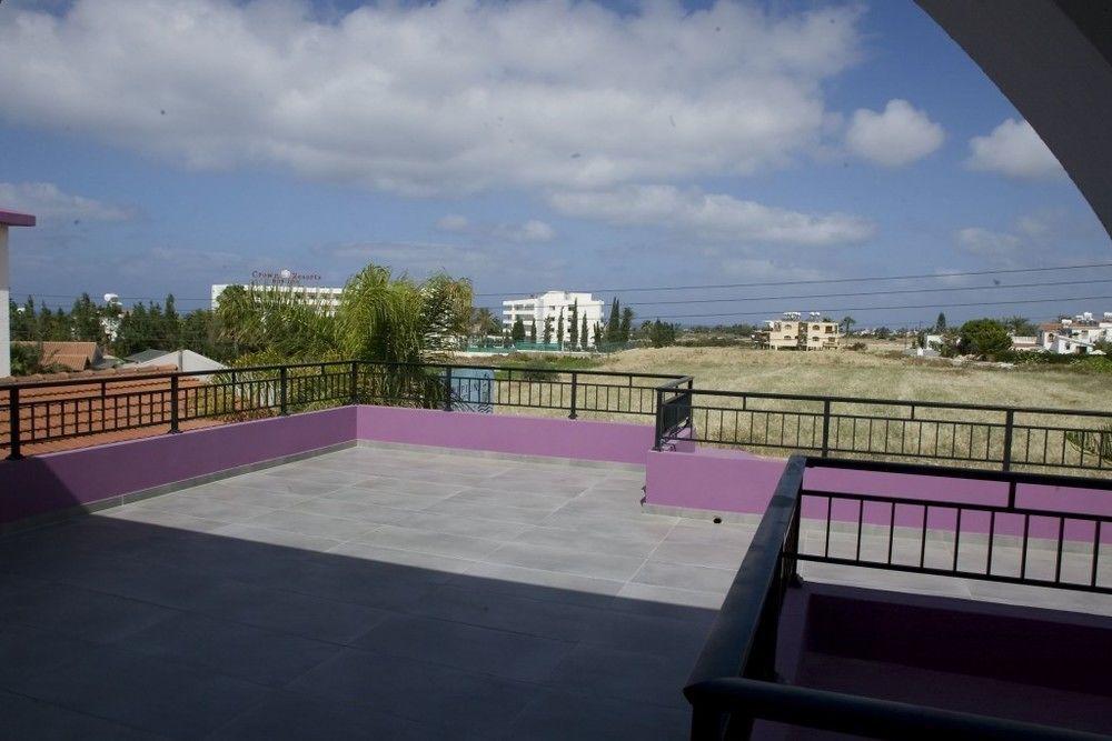 Neptune Hotel Apartments Paphos Coral Bay Exterior foto